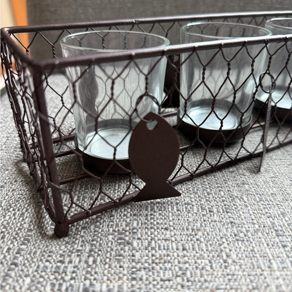 Tea light candle holder in brown chicken wire terrain. 3 glass inserts. - Picture 1 of 7